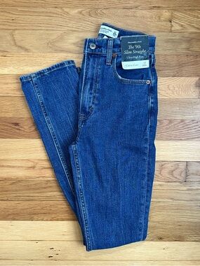 NWT Abercrombie & Fitch Women’s Slim Straight Jeans